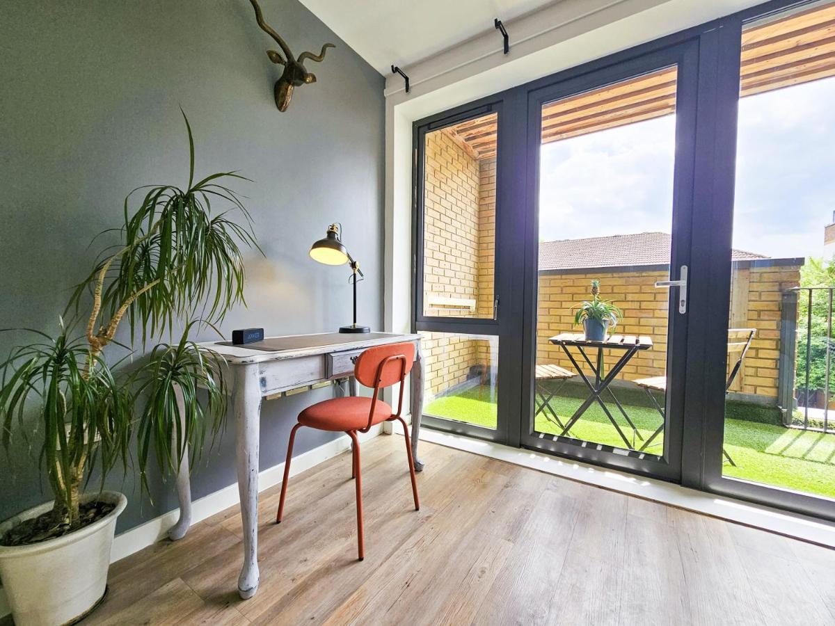 Centrally Located Spacious Flat Near Canary Wharf Лондон Экстерьер фото