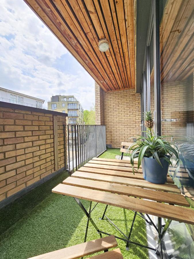 Centrally Located Spacious Flat Near Canary Wharf Лондон Экстерьер фото