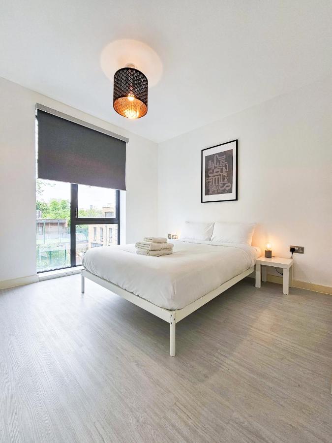 Centrally Located Spacious Flat Near Canary Wharf Лондон Экстерьер фото