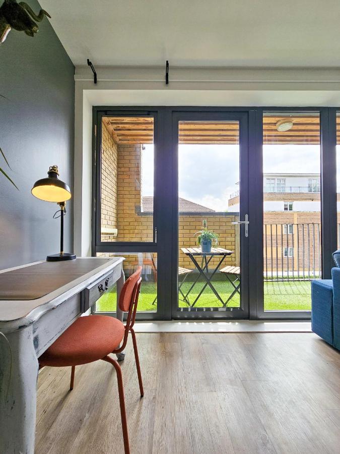 Centrally Located Spacious Flat Near Canary Wharf Лондон Экстерьер фото