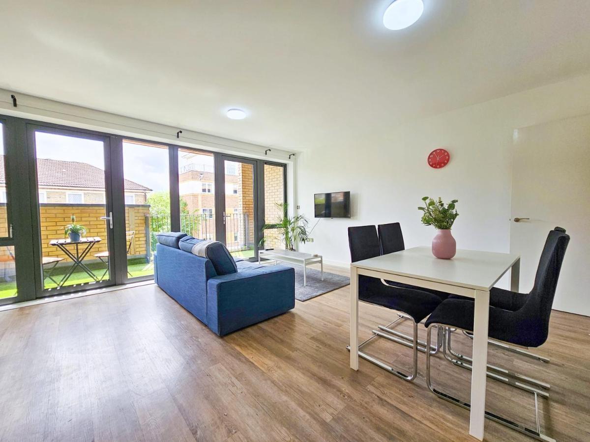 Centrally Located Spacious Flat Near Canary Wharf Лондон Экстерьер фото